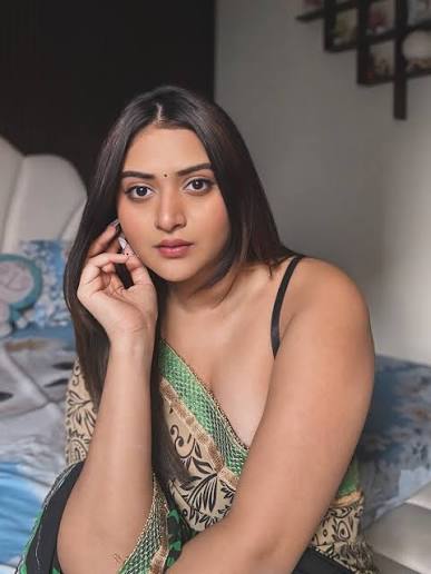 Hunterfly Rashika Dobriyal 003 Hunterfly Rashika Dobriyal 003
