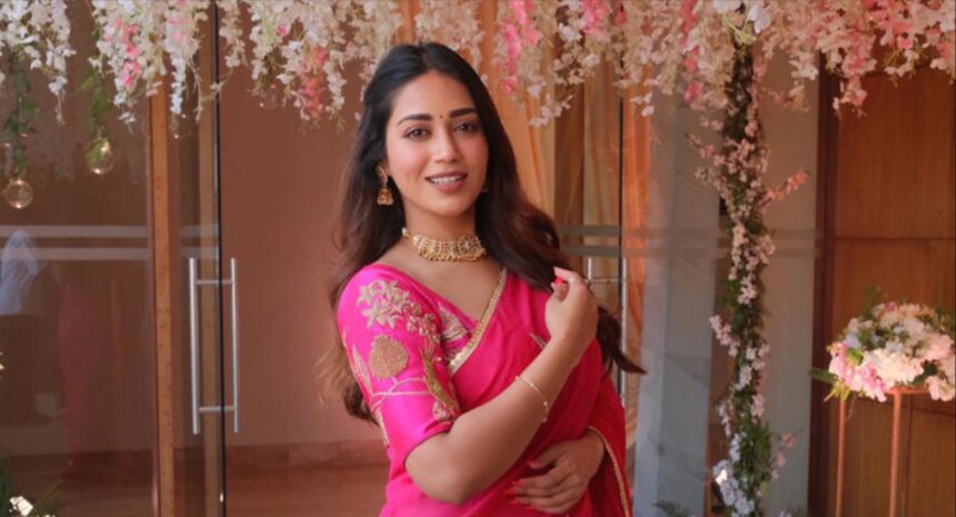 Hunterfly Scree026 07 10 233916 Nivetha Pethuraj wearing elegant sarees perfect for festive occasions