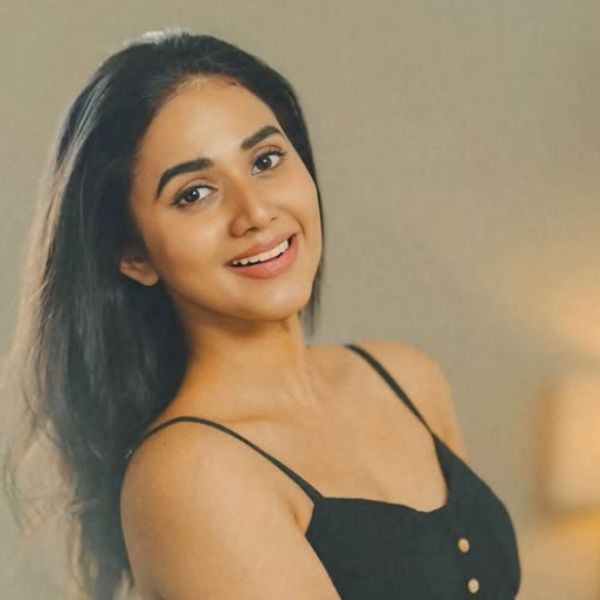Hunterfly Shreya Rukmini 02 Hunterfly Shreya Rukmini 02
