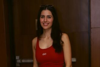 Hunterfly Simar Bhatia Simar Bhatia Bollywood actress biography age family and debut movie