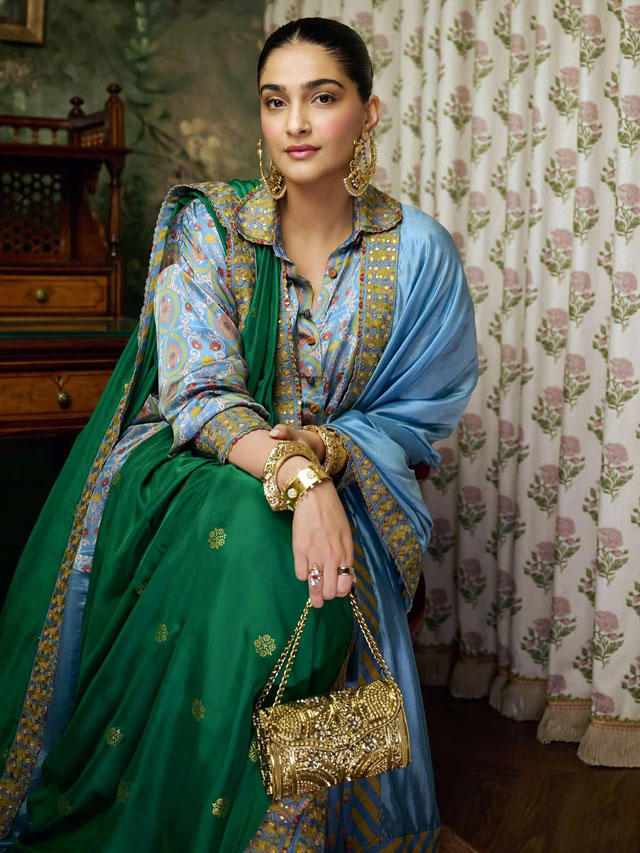 Hunterfly Sonam kapoor