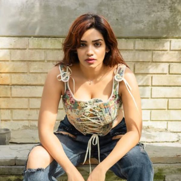 Hunterfly Vaishnavi Naaiyak3 Hunterfly Vaishnavi Naaiyak3