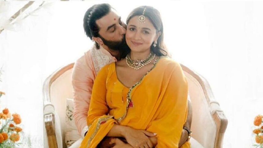 Hunterfly dfd Alia Bhatt and Ranbir Kapoor sharing a romantic moment together