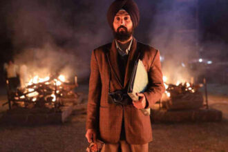 Hunterfly gfgdf Diljit Dosanjh in Satluj, a political drama streaming on Zee5