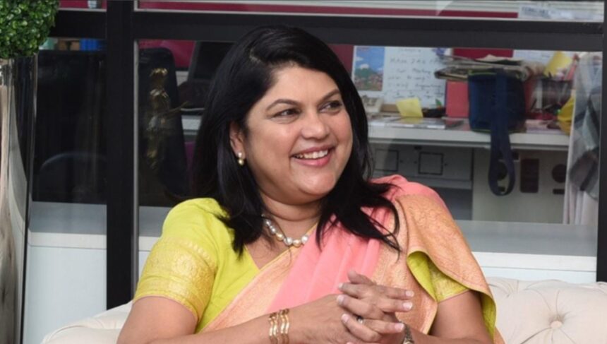 Hunterfly 026 08 02 200624 Falguni Nayar shares entrepreneurship lessons from building Nykaa after years in investment banking.