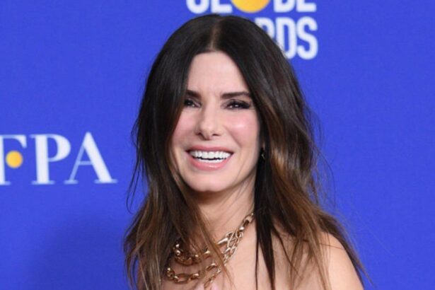 Hunterfly 026 08 03 085545 Sandra Bullock enjoys a birthday week outing with her son Louis in New York City.