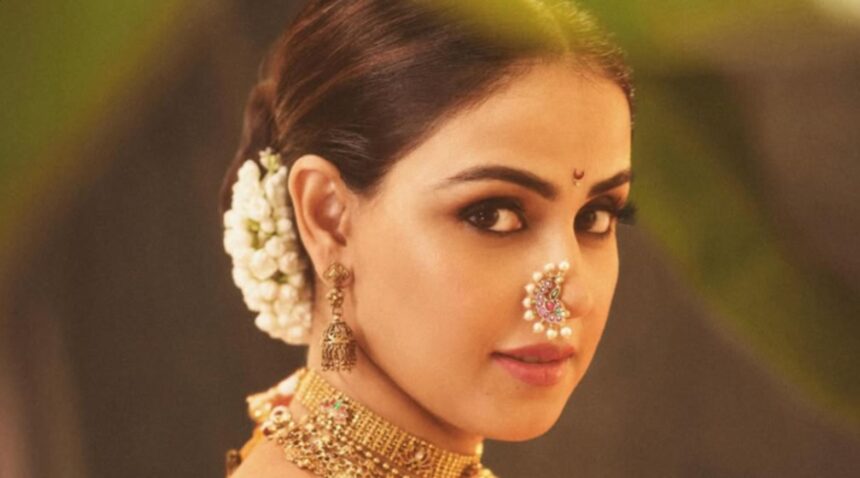 Hunterfly 026 08 04 160801 Genelia D'Souza showcasing elegant ethnic fashion in sarees and embroidered traditional outfits.