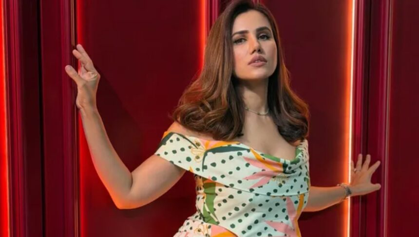 Hunterfly 026 08 07 084753 Sonali Sehgal promotes Aryabhatta Ka Zero during her comeback after motherhood