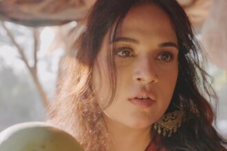 Hunterfly 026 08 07 123253 Richa Chadha in the first-look poster of Musafiri, her upcoming non-fiction series celebrating Mumbai's culture.