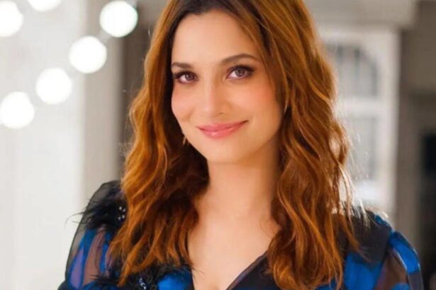 Hunterfly 026 08 11 134726 Ankita Lokhande recreates Bairi Piya from Devdas in a red saree