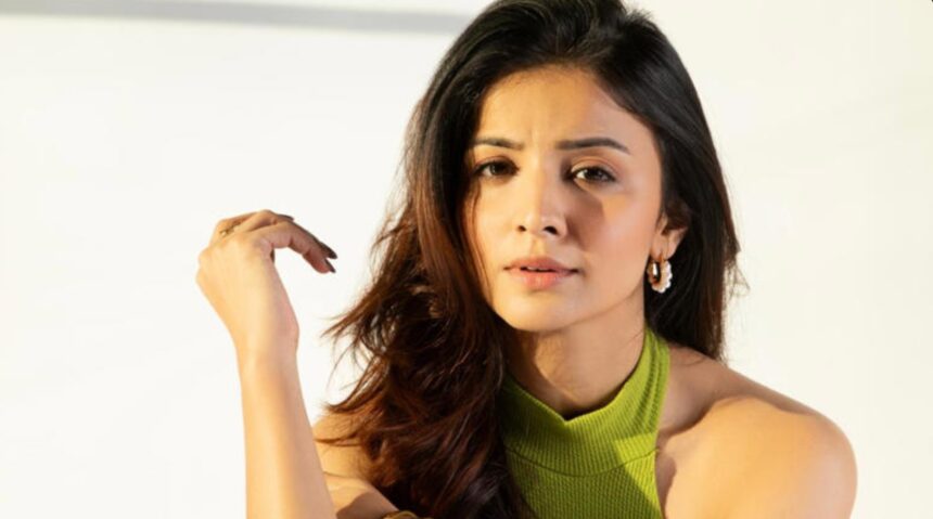 Hunterfly 026 08 11 143744 Mahima Makwana discusses her acting career and challenges beyond television
