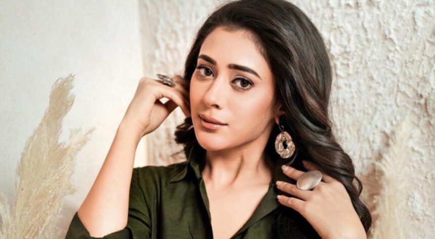 Hunterfly 026 08 14 230428 Hiba Nawab in Chudail Chali Sasural as a lovable witch