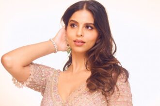 Suhana Khan wearing a bespoke powder-pink Falguni Shane Peacock pre-draped saree