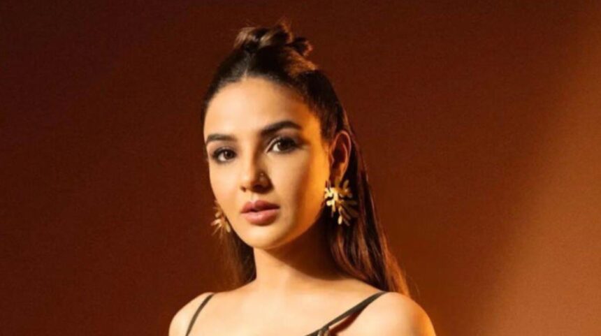 Jasmine Bhasin during Khatron Ke Khiladi 15 stunt challenge