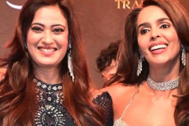 Hunterfly 026 08 20 183112 Mallika Sherawat and Shweta Tiwari during a conversation on The Traitors Season 2
