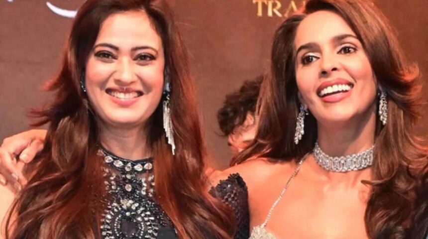 Hunterfly 026 08 20 183112 Mallika Sherawat and Shweta Tiwari during a conversation on The Traitors Season 2