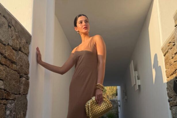Shanaya Kapoor in a stylish sundowner outfit showcasing effortless IT girl fashion