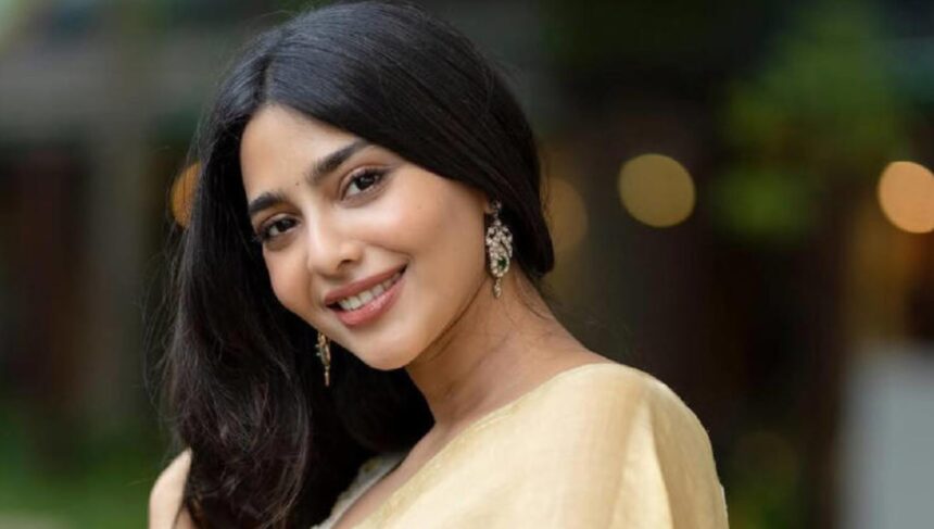 Hunterfly 026 08 29 232351 Aishwarya Lekshmi reportedly in talks to join Atlee and Allu Arjun's upcoming film Raaka