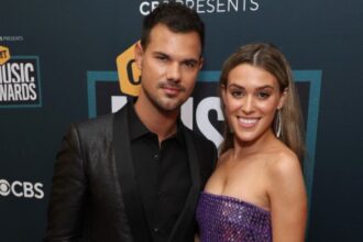 Hunterfly 026 08 30 142150 Taylor Lautner and wife Tay discuss possible names for their baby girl