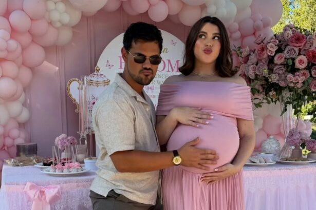 Hunterfly 026 08 30 142626 Taylor Lautner and his wife Taylor discuss names for their unborn baby girl