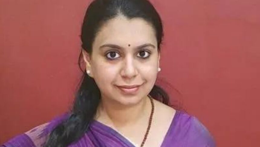 Hunterfly 026 08 30 181907 2013-batch IAS officer Divya Mittal has announced her voluntary resignation after 13 years of service.