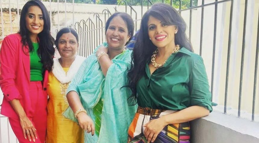 Hunterfly 026 08 31 154609 JhaJi Store founders Kalpana Jha and Uma Jha with traditional Mithila pickles