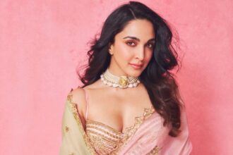 Hunterfly 08 04 081257 Kiara Advani wearing a custom House of Masaba baby-pink saree at the NMACC 3rd Anniversary Gala.