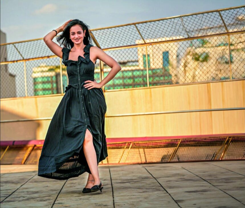 Hunterfly 2026 08 04 155549 Actor Shanvi Srivastava during a promotional appearance for America America 2.