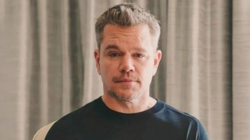 Matt Damon poses with wife Luciana Barroso and daughters Gia and Stella at The Odyssey Seoul premiere.