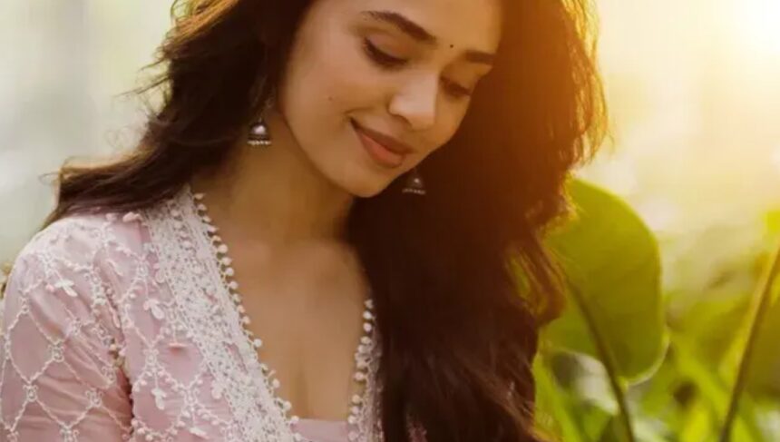 Hunterfly 2026 08 12 210241 Krithi Shetty joins the Fanaa song trend from the upcoming film HIGH