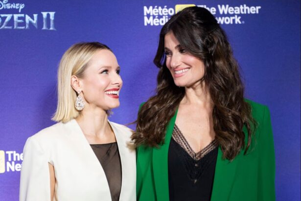 Hunterfly 2026 08 16 180335 Kristen Bell and Idina Menzel discussing Frozen 3 at Disney’s D23 event