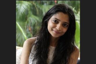 Hunterfly 2026 08 17 230223 Writer Anushka Jasraj discussing Principles of Prediction and her literary work
