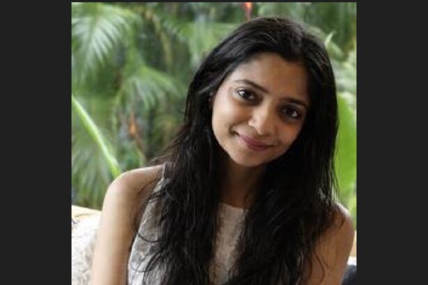 Hunterfly 2026 08 17 230223 Writer Anushka Jasraj discussing Principles of Prediction and her literary work