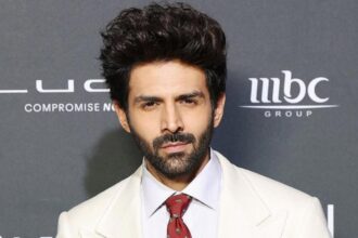Hunterfly 2026 08 20 204728 Kartik Aaryan reportedly suffers knee injury while shooting for Kabir Khan film