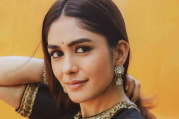 Hunterfly 26 08 01 144850 Mrunal Thakur wearing elegant ethnic outfits including sarees, anarkalis and festive traditional ensembles