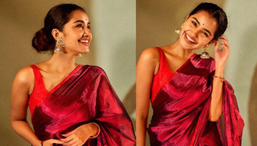 Hunterfly 26 08 03 211925 Anupama Parameswaran wearing a silk tissue saree with statement jhumkas.