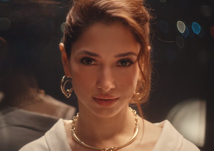 Hunterfly 26 08 08 001812 Tamannaah Bhatia wearing pieces from Tamannaah Fine Jewellery debut collection