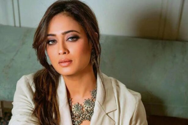 Hunterfly 26 08 12 132159 Shweta Tiwari amid reports of dengue hospitalisation before The Traitors 2