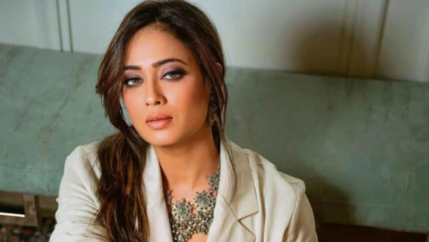 Shweta Tiwari amid reports of dengue hospitalisation before The Traitors 2
