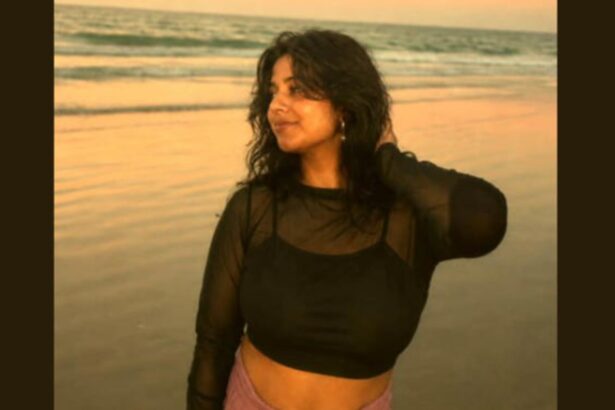 Hunterfly 26 08 14 191049 Bengaluru woman discusses rejecting a marriage proposal after being asked to leave her job