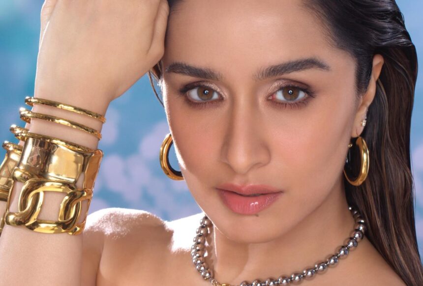 hunterfly 26 08 23 100835 Shraddha Kapoor showcasing natural skin and her signature forehead mole in a beauty portrait