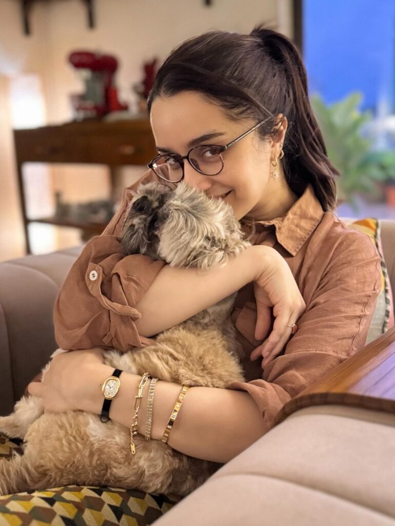 Hunterfly 538896787 18537274411038573 7751682459483295032 n Shraddha Kapoor's Juhu residence stands out because its luxury does