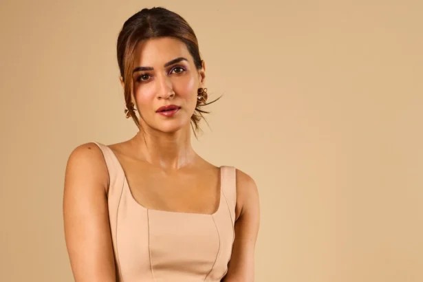 Kriti Sanon in GIVA Raksha Bandhan advertisement featuring a pet jewellery collection