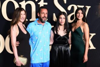 Hunterfly 6 08 11 183301 Adam Sandler with daughters Sunny and Sadie Sandler at Don’t Say Good Luck premiere