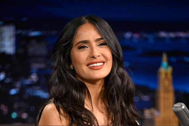 Hunterfly 6 08 13 201605 Salma Hayek holds her stepson François Pinault Jr.’s newborn baby