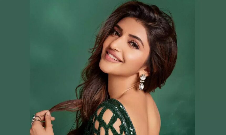 Hunterfly 6 08 16 103619 Sreeleela reported adoption of two children and her acting career