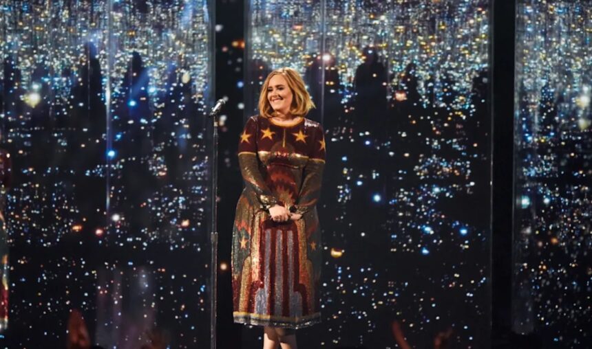 Hunterfly 6 08 29 231255 Adele performs When We Were Young inside Yayoi Kusama’s Infinity Mirrored Room