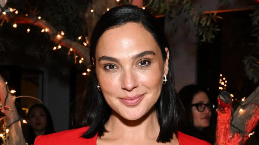 Hunterfly 6 08 31 201846 Gal Gadot attends The Runner event wearing a daring red evening dress