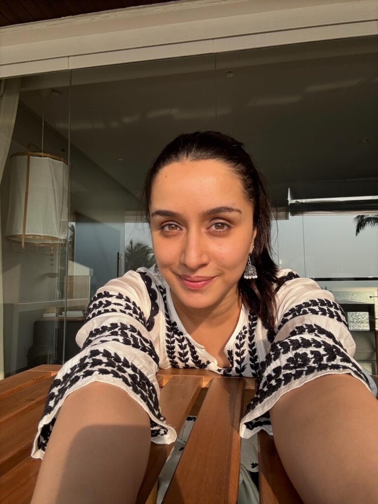 Hunterfly 610765008 18564887962038573 5751810614819578960 n Shraddha Kapoor's Juhu residence stands out because its luxury does