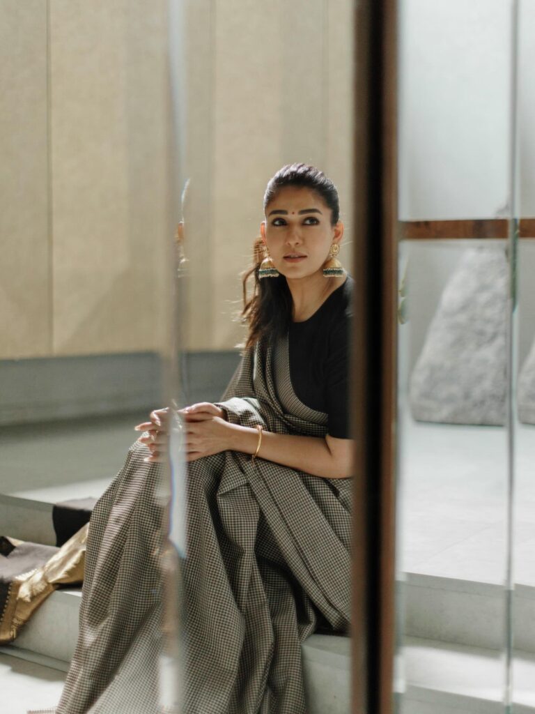 Hunterfly 630149326 17962404504046042 4504283449471889837 n 1 How to Recreate Nayanthara's Minimalist Saree Style